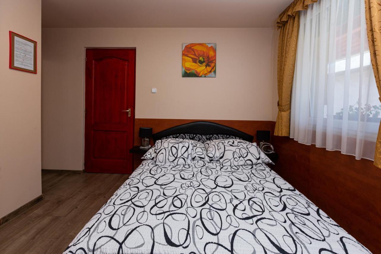 Erika Vendeghaz Hotel Eger Luaran gambar