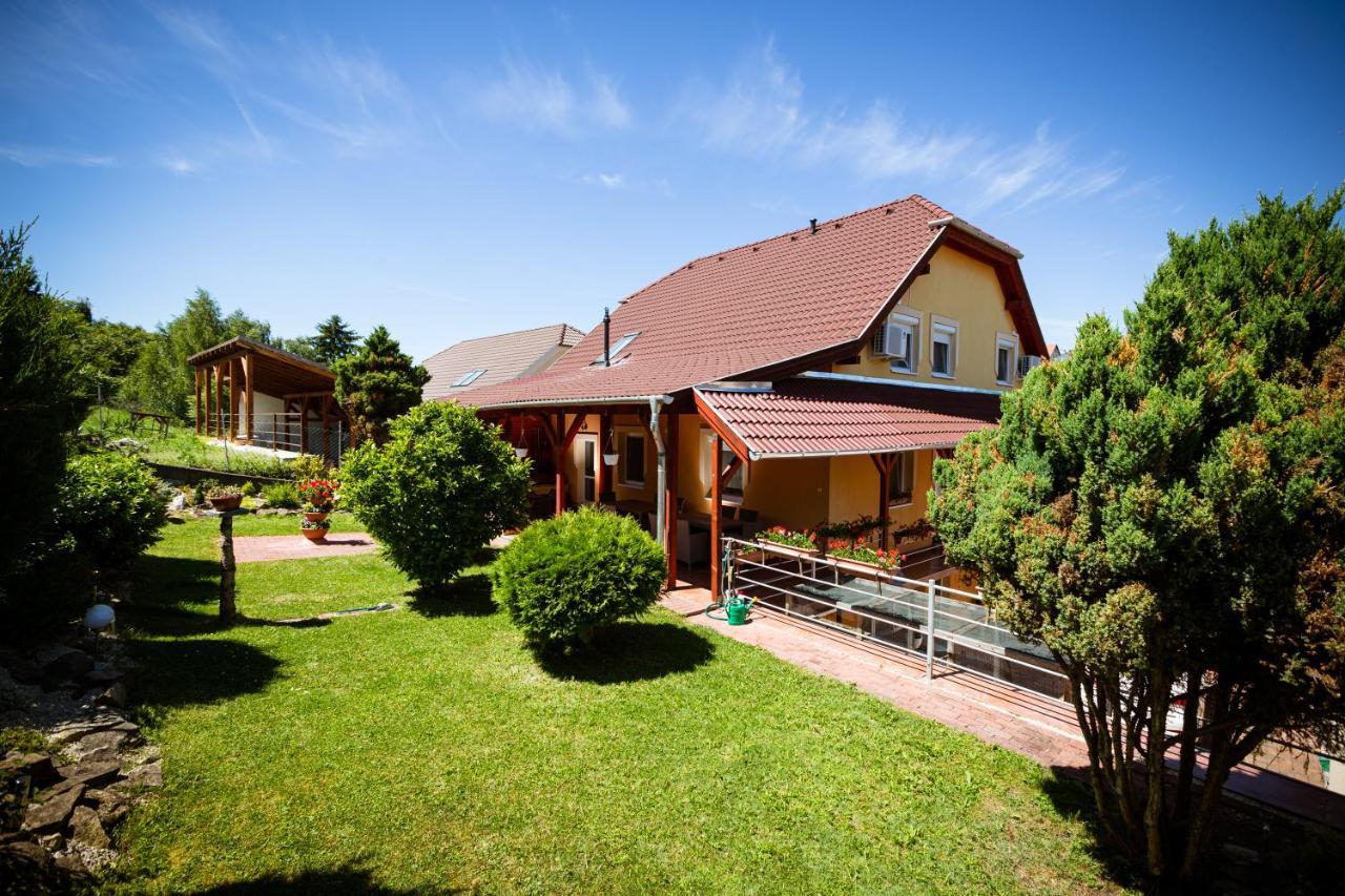 Erika Vendeghaz Hotel Eger Luaran gambar