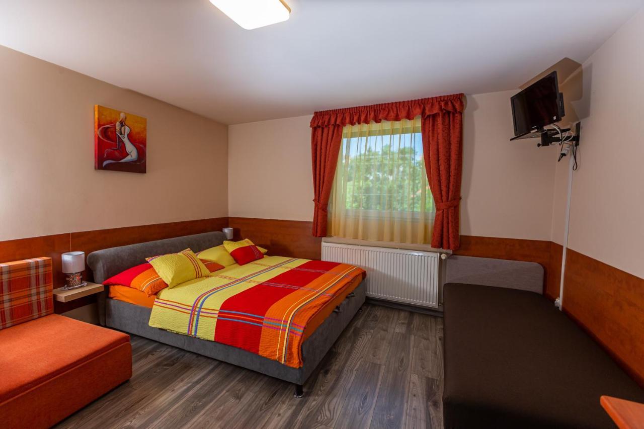 Erika Vendeghaz Hotel Eger Luaran gambar