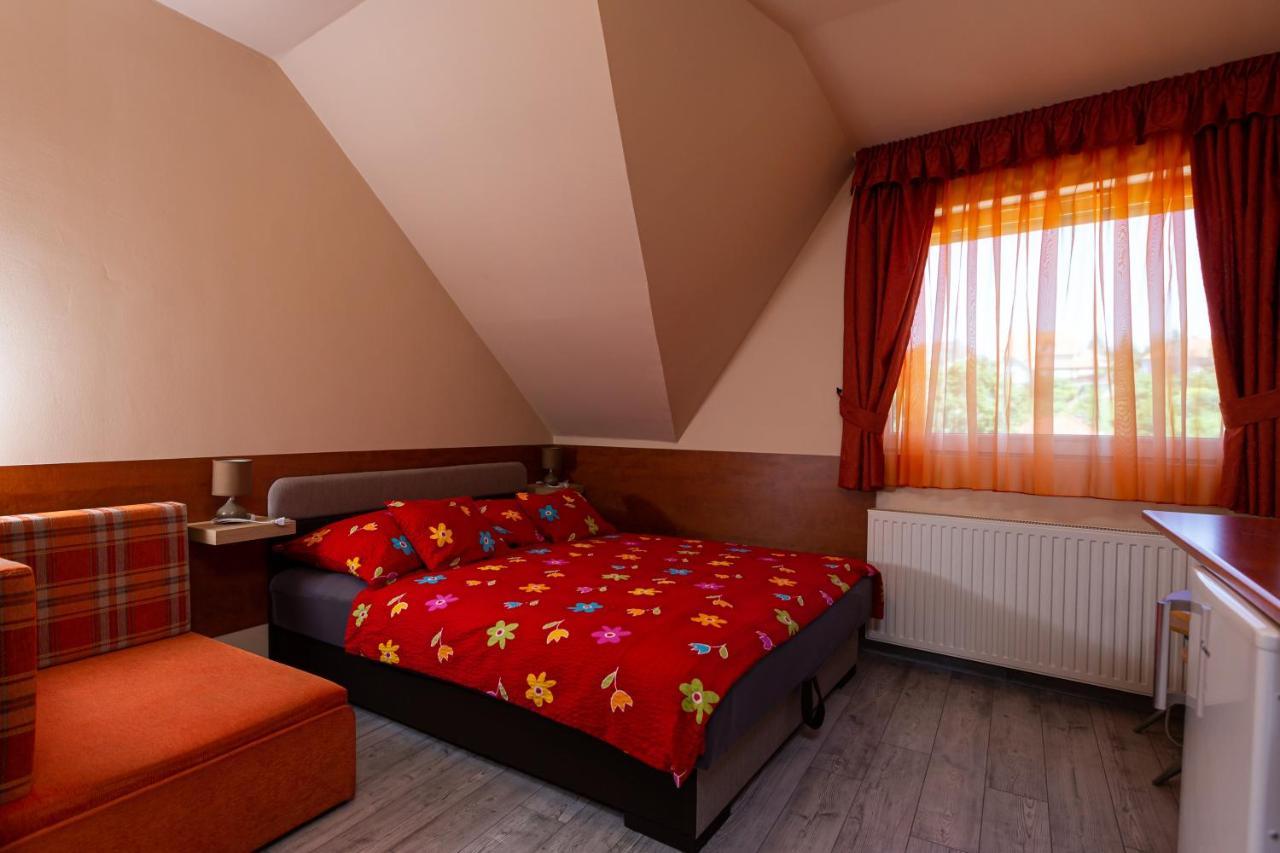 Erika Vendeghaz Hotel Eger Luaran gambar
