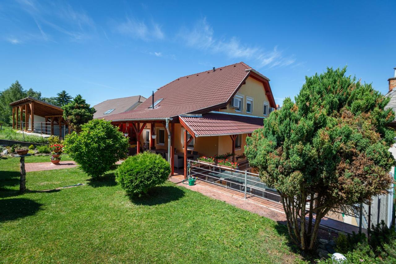 Erika Vendeghaz Hotel Eger Luaran gambar